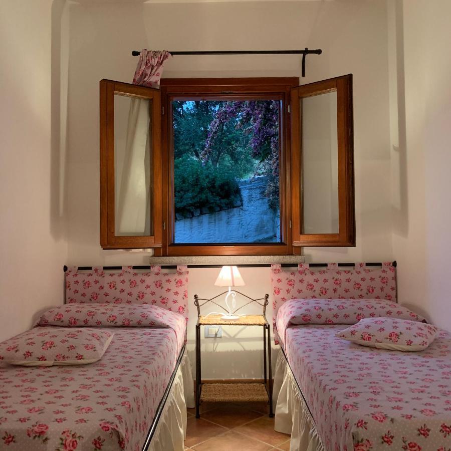 Residenza Il Melograno Villa Budoni Esterno foto