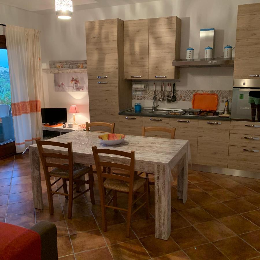Residenza Il Melograno Villa Budoni Esterno foto