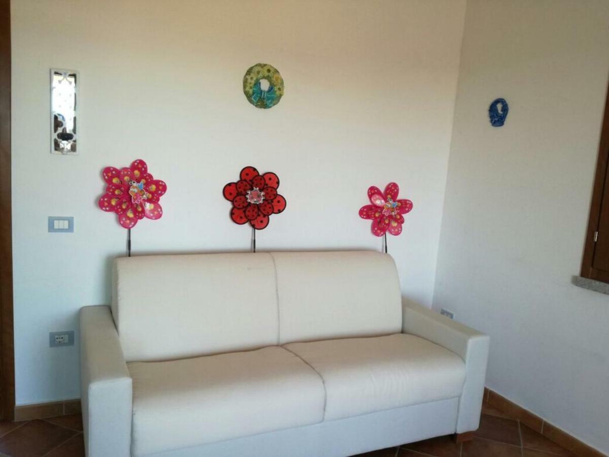 Residenza Il Melograno Villa Budoni Esterno foto