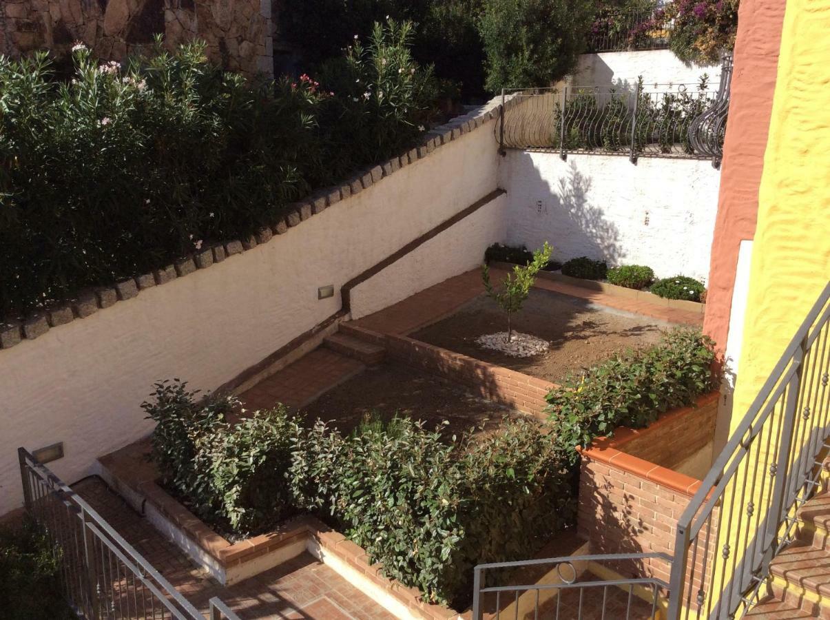 Residenza Il Melograno Villa Budoni Esterno foto