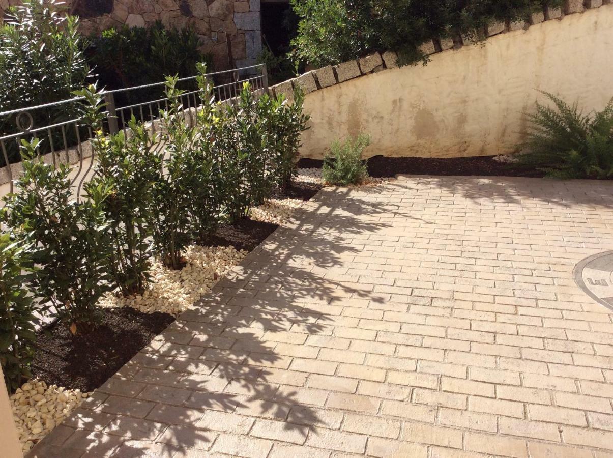 Residenza Il Melograno Villa Budoni Esterno foto