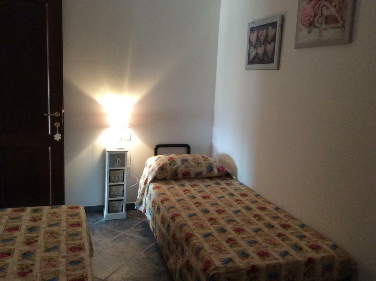 Residenza Il Melograno Villa Budoni Esterno foto