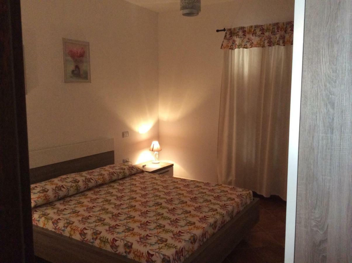 Residenza Il Melograno Villa Budoni Esterno foto